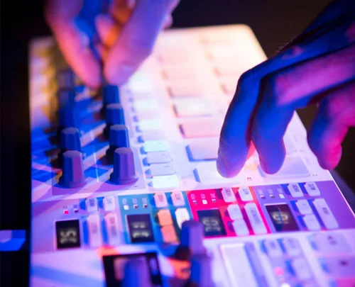 Vista 5 de Arturia Secuenciador de controlador Beatstep Pro