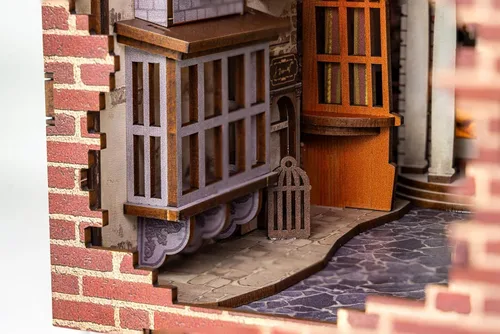Vista 7 de Revell Harry Potter Diagon Alley 3D Book Nook Kit de rompecabezas de madera
