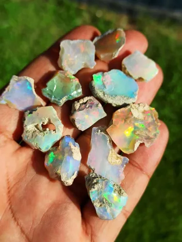 Vista 4 de Lote de ópalo negro Ópalo natural etíope en bruto piedra preciosa áspera Ópalo arco iris ópalo de fuego Lote 25.00 Cts. Ópalo etíope natural