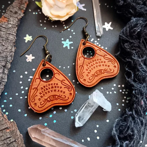 Vista 7 de Spirit Board - Aretes colgantes tipo planchette, hipoalergénicos de madera sin níquel, joyería de bruja de invocación de espíritu de mal de ojo