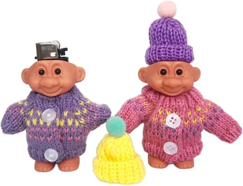 Vista 10 de Paquete de 2 fundas porta encendedor de muñecas Troll lindas de silicona, bolsa protectora divertida para mini muñecas con suéter y sombrero