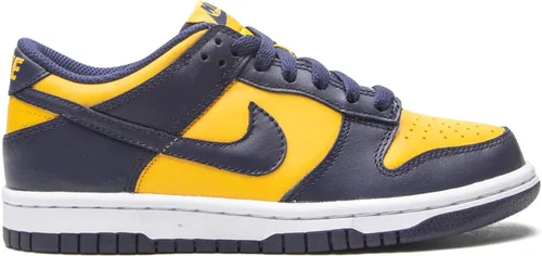 Vista 786 de Nike Kid's Dunk Low Sneaker