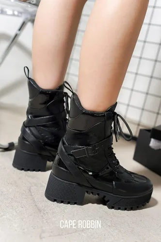 Vista 2 de Cape Robbin Botas de combate Hot Rod para mujer, botas de plataforma con tacones de bloque gruesos, botas altas para mujer