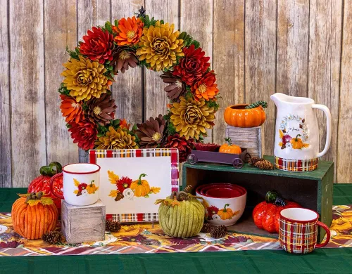Vista 2 de Boston International Calabaza decorativa de tela de chenilla, pequeña, naranja