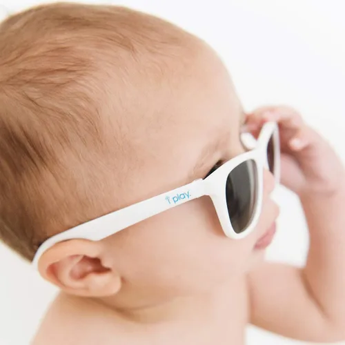 Vista 4 de i play. by green sprouts Gafas de sol flexibles para niños