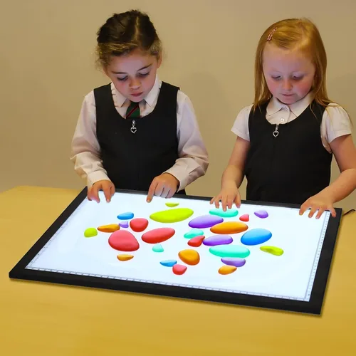 Vista 6 de 36 piezas de guijarros translúcidos, piedras arcoíris, manipuladores de mesa de luz para preescolar, accesorios de mesa de luz, incluye 24 tarjetas