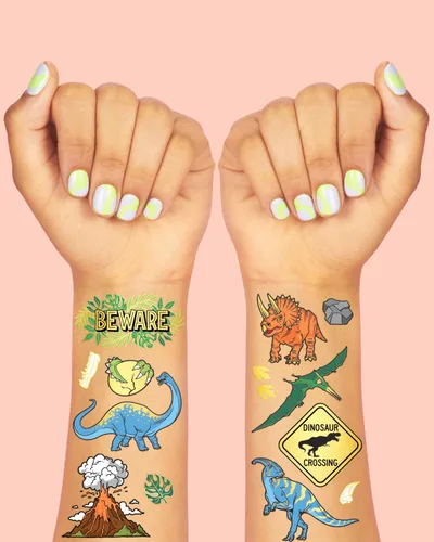 Vista 3 de xo, Fetti Tatuajes temporales de dinosaurios – Lámina dorada, 44 piezas Suministros para fiestas de cumpleaños jurásicas para niños, recuerdo
