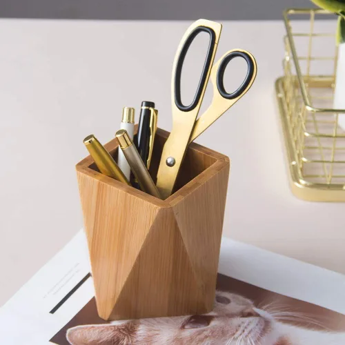Vista 5 de Soporte para bolígrafo de madera de bambú para escritorio, recipiente geométrico para lápices, bonitos suministros de oficina de escritorio
