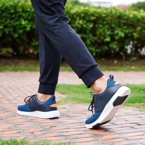 Vista 2 de OrthoComfoot Zapatillas ortopédicas de moda para hombre con soporte de arco: cómodos zapatos para caminar para fascitis plantar, zapatos casuales