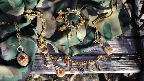 Vista 4 de Ben-Amun Jewelry - Pulsera de abalorios de oro de inspiración vintage