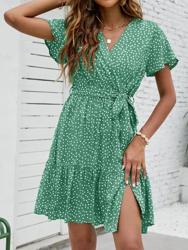 Vista 7 de ZESICA - Vestido corto con cuello en V cruzado para mujer, estampado floral bohemio, con vuelos, acampanado, vestido de verano 2024 para la playa