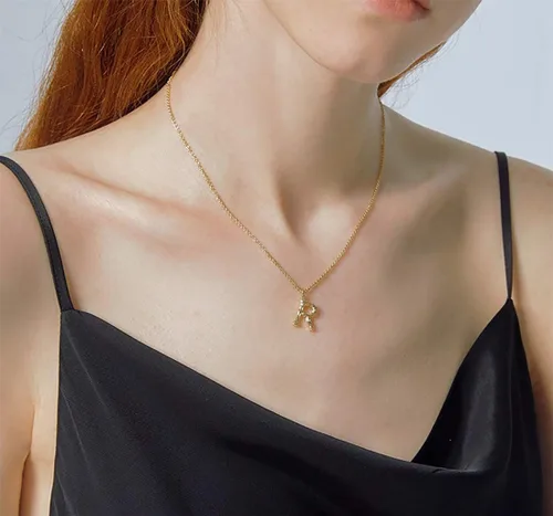 Vista 6 de Collar con inicial de bambú, chapado en oro de 18 quilates, de acero inoxidable, collar con inicial pequeña personalizable, collar con monograma