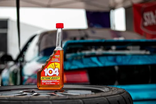 Vista 3 de 104+ Performance (10406) Octane Boost - Aumenta el octanaje y limpia los inyectores para mejorar el rendimiento del motor - Mejora el millaje