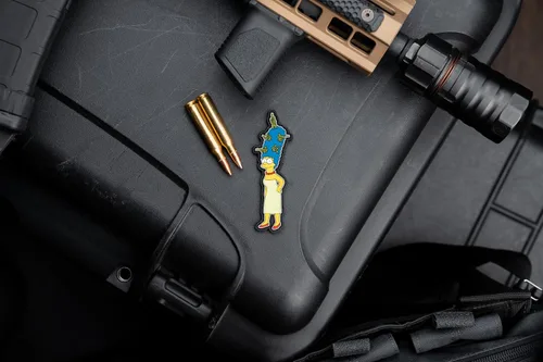 Vista 3 de Marge Simpson Army Men Parche de PVC Morale - Gancho respaldado por NEO Tactical