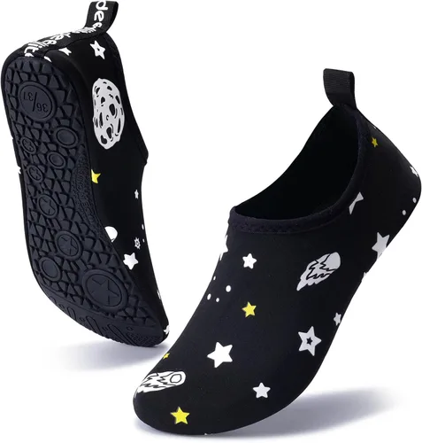 Vista 2 de Deedlite Zapatos de agua que cambian de color para mujeres, hombres y niños, zapatos casuales de senderismo acuáticos, calcetines para niños