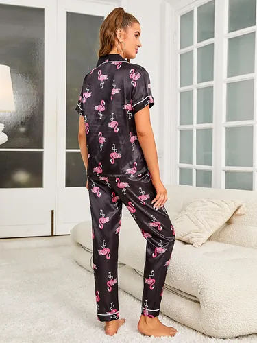 Vista 2 de WDIRARA Conjunto de pijama de 2 piezas para mujer, camisa de manga corta y pantalones de satén a rayas