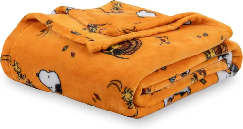 Vista 16 de Berkshire Peanuts® VelvetLoft® - Manta de felpa de Snoopy con bonito personaje, acogedora manta Fairisle Crimson Neutral, manta de 55 x 70 pulgadas