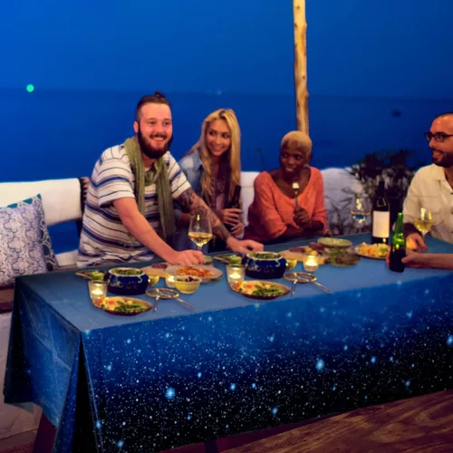 Vista 4 de 1 mantel espacial de noche estrellada, decoración de mesa de galaxia de plástico, suministros de fiesta temática de estrellas espaciales