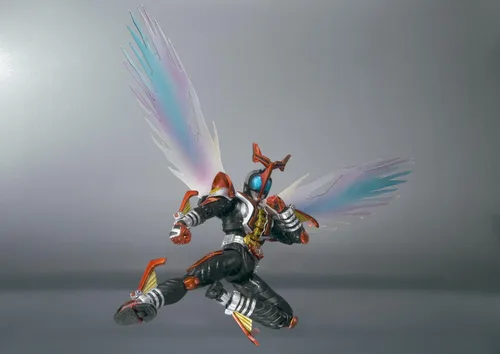 Vista 3 de S.H.Figuarts Masked Rider Kabuto Hyper Form figura de acción por Bandai