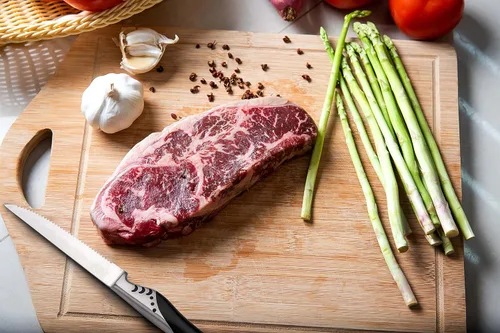 Vista 7 de Cuchillos alemanes de acero inoxidable de alto carbono, juego de cuchillos de carne prémium de 8 piezas Cuchillas dentadas de acero inoxidable