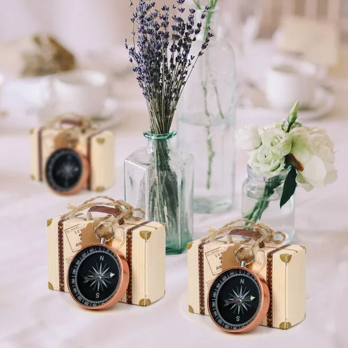 Vista 5 de 50 piezas de brújula colgante de boda para invitados, brújula regalo de recuerdo con etiquetas de papel kraft y caja para viajes, bodas, fiestas