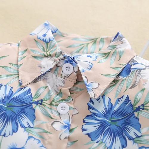 Vista 2 de Ropa de tren para bebé, niños pequeños, manga corta, estampado floral, camiseta y pantalones cortos para camiones de bomberos (azul, 12-18 meses)