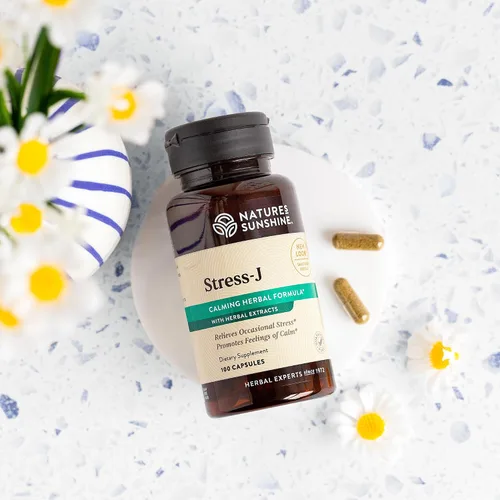 Vista 4 de Nature's Sunshine Stress-J, 100 cápsulas Esta fórmula natural para aliviar el estrés promueve la sensación de calma y ayuda con el estrés ocasional