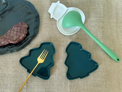 Vista 2 de Soporte grande y bonito de cerámica para estufa, árbol de Navidad, soporte para cuchara y soporte para encimera de cocina, estufa y soporte
