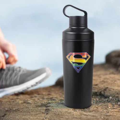 Vista 4 de Superman OFFICIAL - Botella de agua aislada de 18 onzas con logotipo de Rainbow Shield, resistente a fugas, de acero inoxidable aislado al vacío