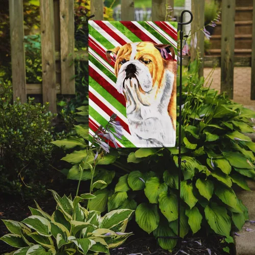 Vista 2 de Caroline's Treasures SC9334GF - Bandera decorativa para jardín, diseño de bastón de caramelo inglés, diseño de bulldog inglés, tamaño jardín