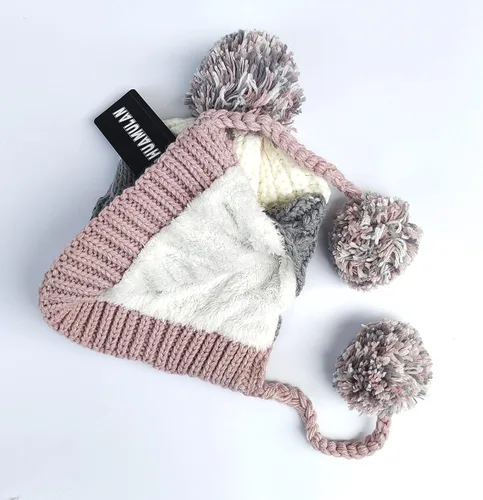Vista 4 de HUAMULAN Gorro de invierno para mujer, con orejeras, con solapas, sherpa, esquí, nieve, forro polar, 3 pompones