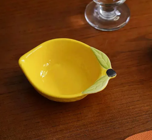 Vista 3 de 4 platos de cerámica para aperitivos con forma de limón, platos de condimento