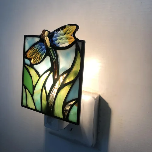 Vista 4 de Luz nocturna de libélula de vidrieras, adecuada para habitación de niños, dormitorio, pasillo, etc. Un hermoso regalo. DYM9011