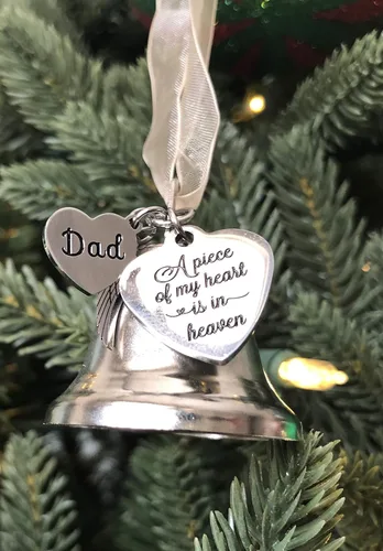 Vista 4 de Adorno de Navidad conmemorativo para papá y mamá por la pérdida de un ser querido Adorno de campana "Un pedazo de mi corazón" Recuerdo