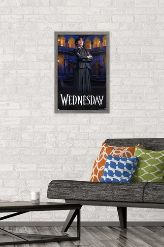 Vista 2 de Trends International Wednesday - Póster de pared de retrato, 14.725 x 22.375 pulgadas, versión enmarcada de madera de granero