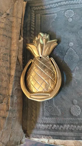 Vista 9 de Tropical Welcome – Aldaba de bronce con piña de Bali, un toque de elegancia tropical para la decoración de tu hogar