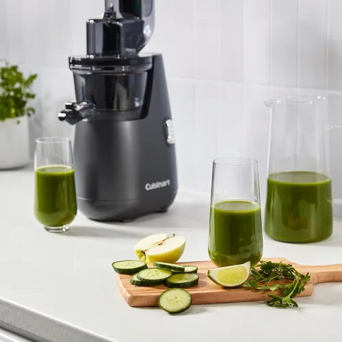 Vista 2 de Cuisinart Exprimidor lento fácil de limpiar CSJ-300, negro y gris