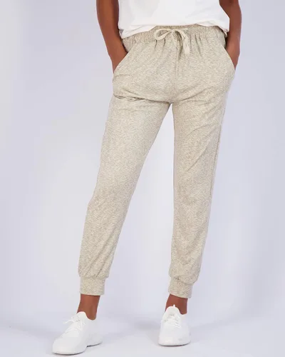 Vista 2 de Real Essentials - Pantalones, paquete de 3 unidades Real Essentials - Pantalones deportivos de yoga ultra suaves para mujer con bolsillos y cordón