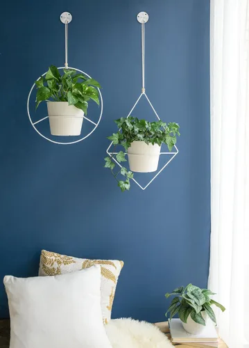 Vista 8 de Mkono Paquete de 2 plantas colgantes falsas con macetas y ganchos de techo, plantas artificiales para decoración del hogar, colgador de plantas
