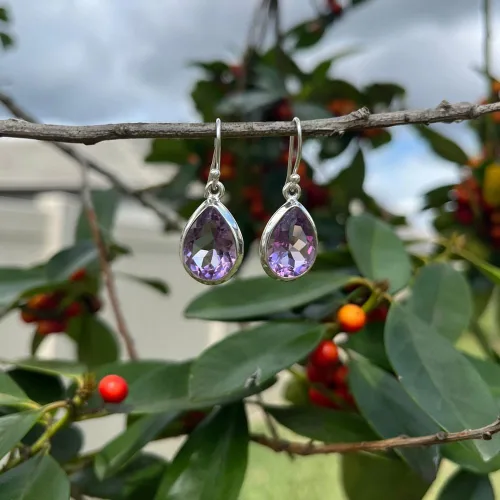 Vista 5 de Aretes de amatista de plata de ley, aretes de piedra de amatista natural, aretes colgantes de plata 925 para mujer, aretes de lágrima de piedra