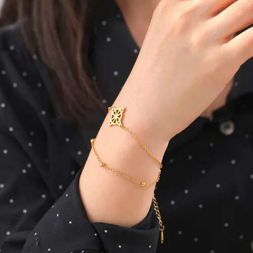Vista 2 de Pulsera de nudo de brujas para mujer, de acero inoxidable, nudo celta con símbolo Wiccano, pulsera en capas, dije único, pulsera ajustable de doble