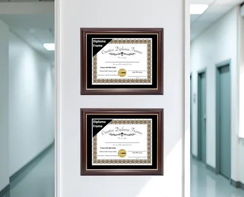 Vista 6 de Creative Picture Frames Marco para Diploma de Caoba con Borde Dorado de 12x16 pulgadas con Vidrio y Paspartú Negro y Colgadores de Pared Instalados
