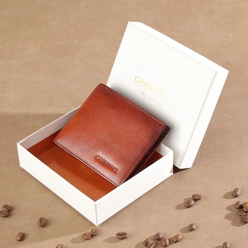Vista 37 de Billetera de piel triple con bloqueo RFID para hombre con 2 ventanas de identificación, 2 compartimentos para efectivo, 6-8 ranuras para tarjetas