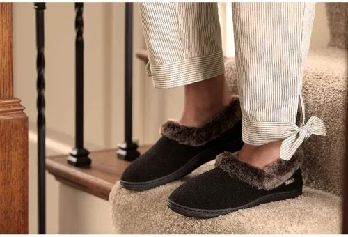 Vista 2 de Acorn Pantufla con cuello de chinchilla para mujer