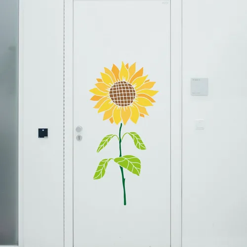 Vista 6 de MAYJOYDIY 4 plantillas grandes de girasol de 12.4 x 21.7 pulgadas, plantillas de abeja de girasol con pincel de pintura, plantilla de girasol