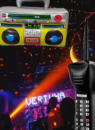 Vista 4 de Decoraciones de fiesta de los años 80 y 90, paquete de 3 micrófonos inflables de radio Boombox para teléfonos móviles para decoraciones de fiesta