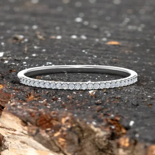 Vista 5 de Anillo apilable de oro de 10 quilates con diamantes blancos redondos de 0.08 quilates (ctw)