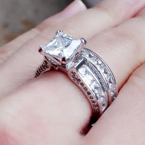 Vista 3 de Luxury and Shining - Juego de anillos de compromiso 2 en 1 para mujer, diseño vintage de diamantes blancos y plata