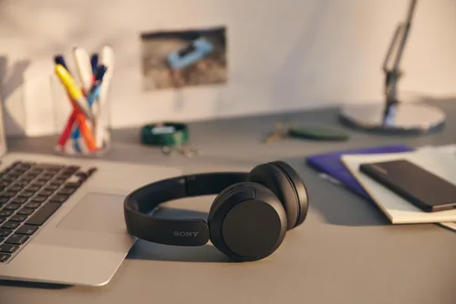 Vista 7 de Sony WH-CH520 - Auriculares inalámbricos Bluetooth con micrófono, color negro Cómodo diseño ligero, batería de hasta 50 horas con carga rápida
