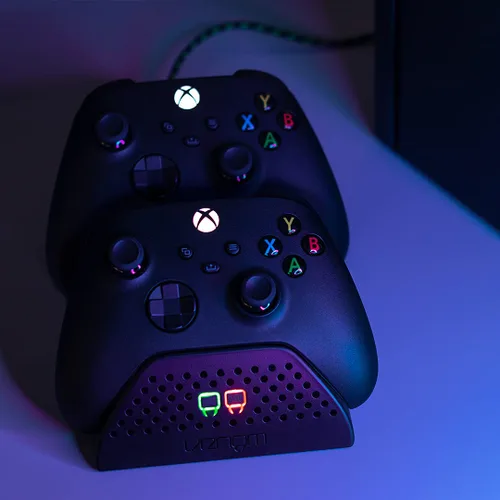 Vista 8 de Venom Twin Charging Dock with 2X Rechargeable Battery Packs - (Xbox Series X and S, Xbox One) - Black